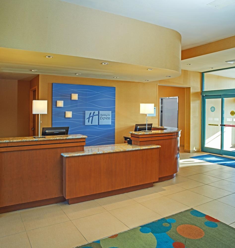 Holiday Inn Express Hotel & Suites Virginia Beach Oceanfront, An Ihg Hotel Exterior foto